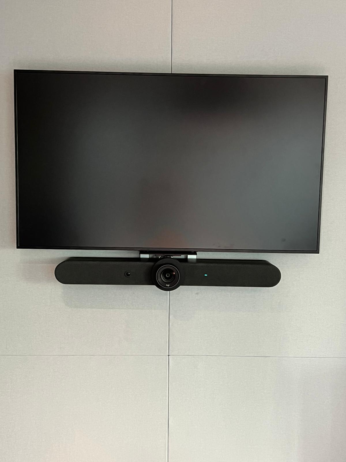 Workstation rollout with dual monitors